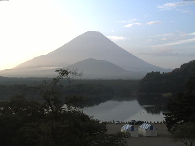 精進湖からの富士山