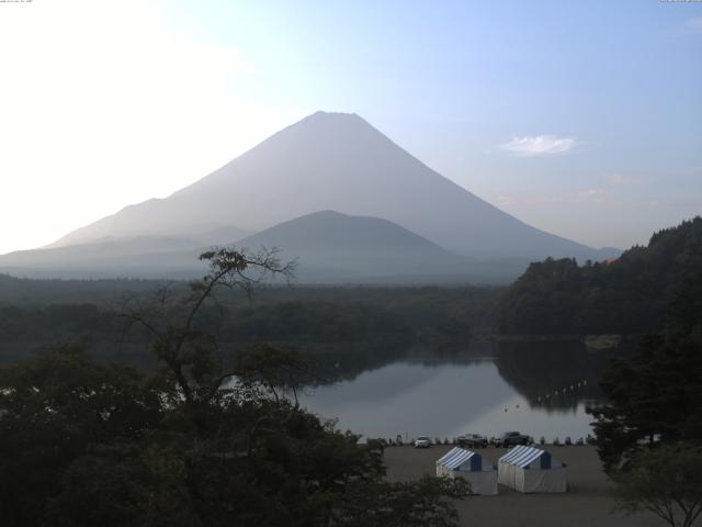 精進湖からの富士山