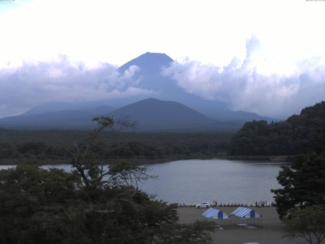 精進湖からの富士山