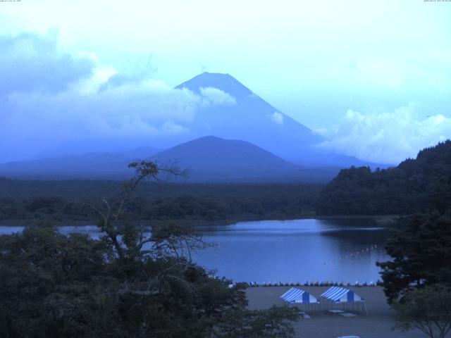 精進湖からの富士山