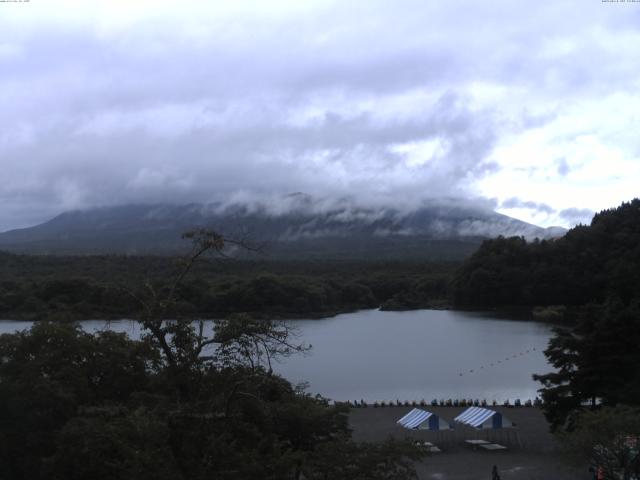 精進湖からの富士山