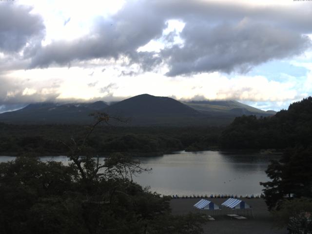 精進湖からの富士山