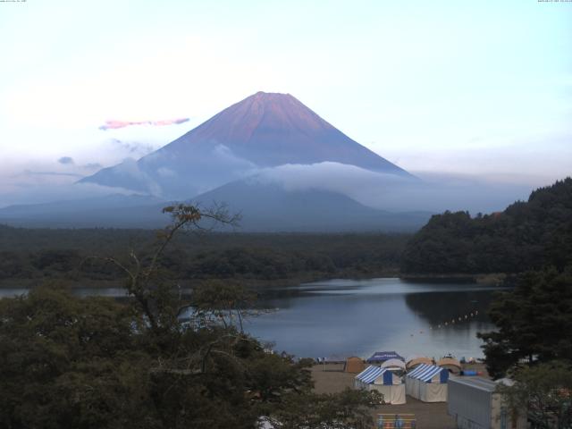 精進湖からの富士山