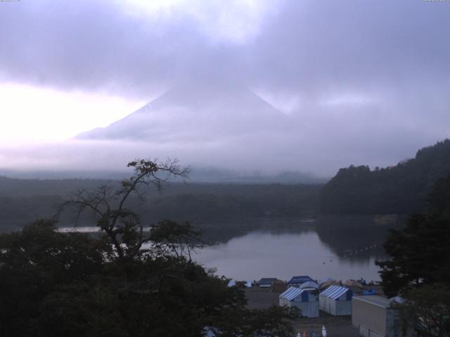 精進湖からの富士山