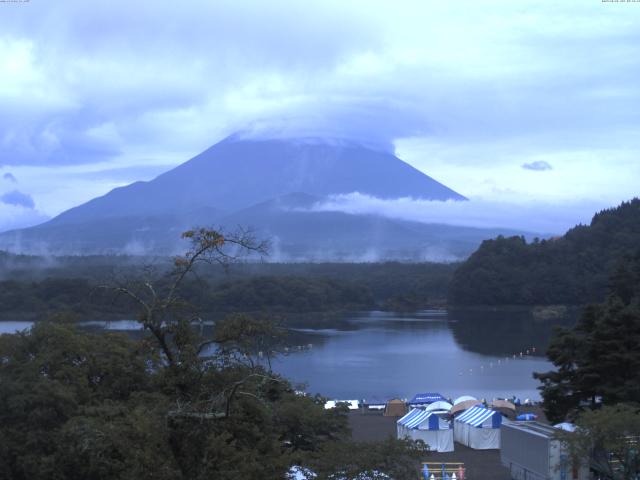 精進湖からの富士山