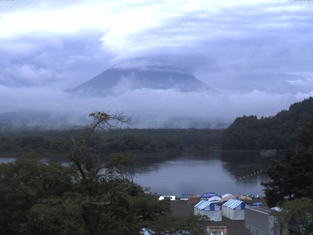 精進湖からの富士山