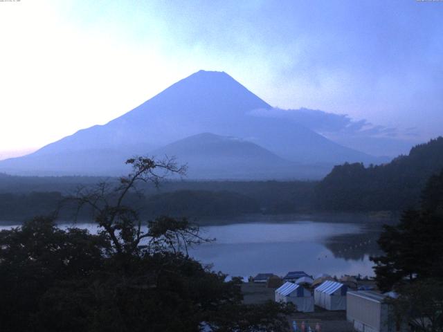 精進湖からの富士山