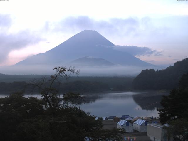 精進湖からの富士山