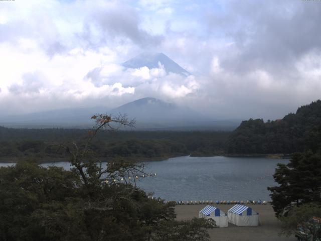 精進湖からの富士山