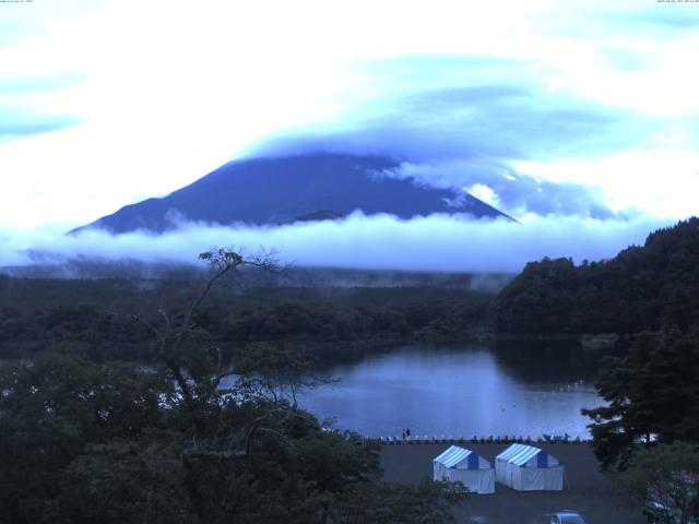 精進湖からの富士山