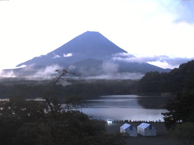 精進湖からの富士山