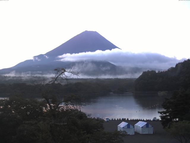 精進湖からの富士山