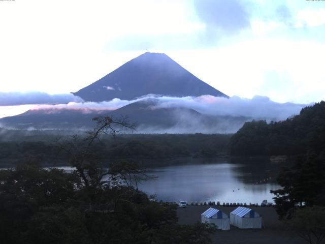 精進湖からの富士山