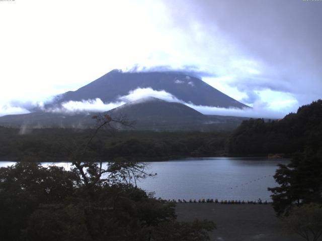 精進湖からの富士山