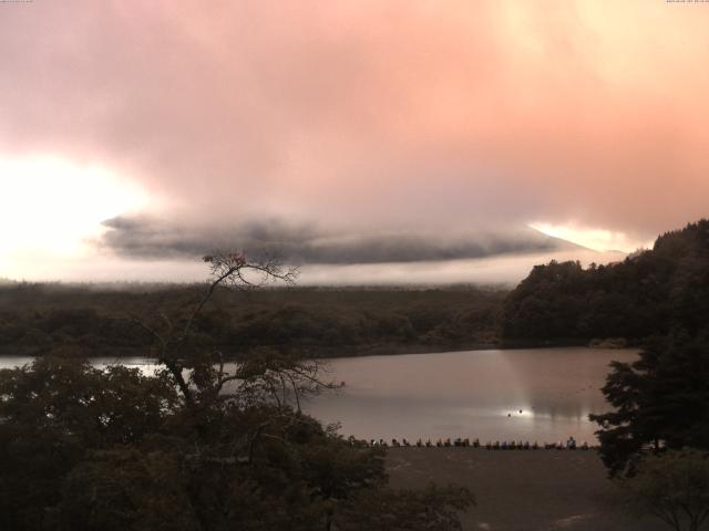 精進湖からの富士山