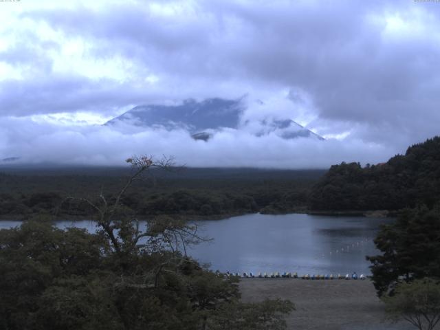 精進湖からの富士山