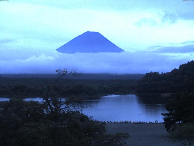 精進湖からの富士山