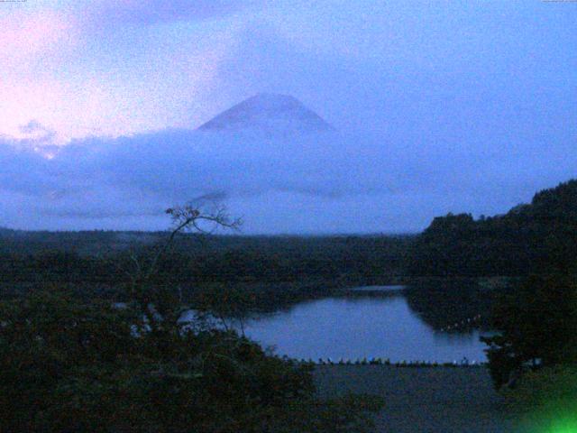 精進湖からの富士山