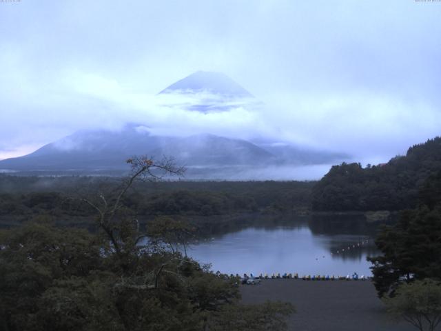 精進湖からの富士山