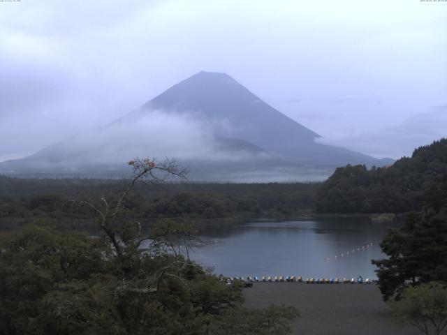 精進湖からの富士山