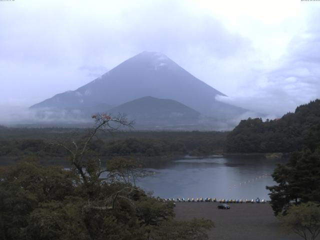 精進湖からの富士山