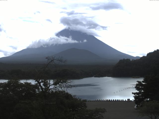 精進湖からの富士山