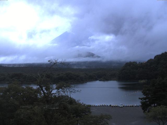 精進湖からの富士山