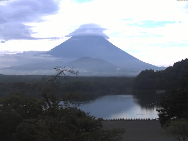 精進湖からの富士山