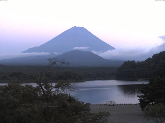 精進湖からの富士山