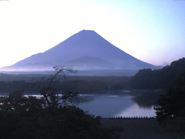 精進湖からの富士山