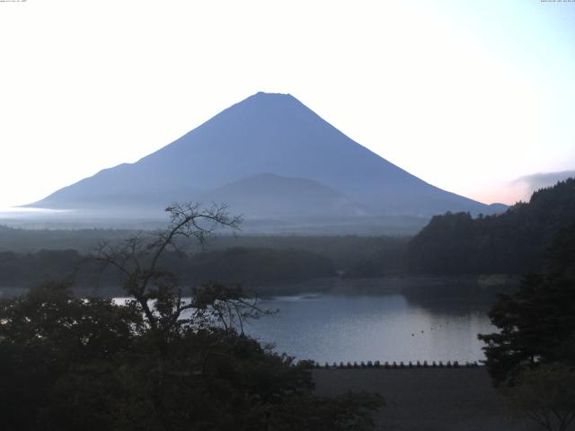 精進湖からの富士山