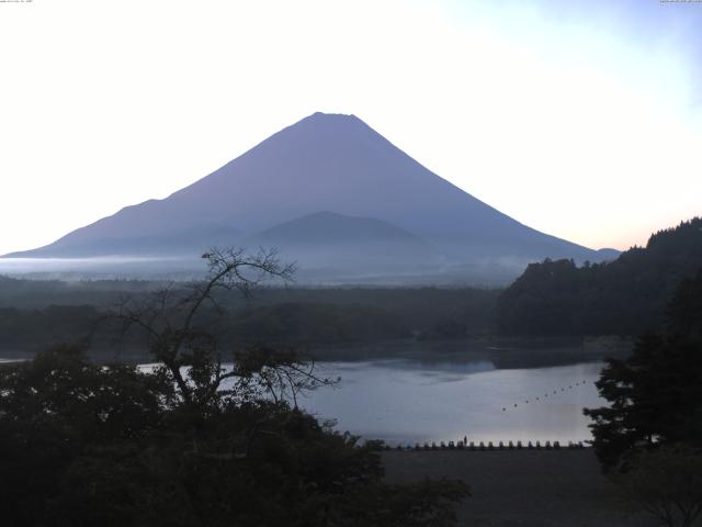 精進湖からの富士山