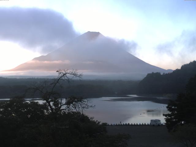 精進湖からの富士山