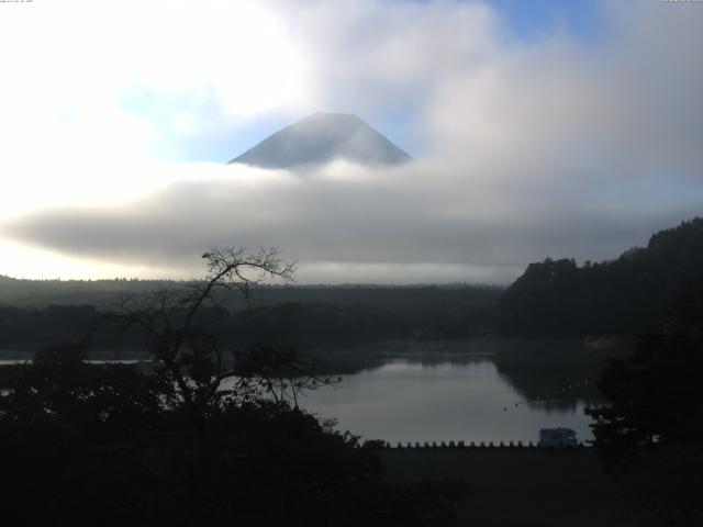 精進湖からの富士山