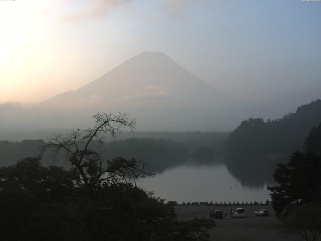 精進湖からの富士山