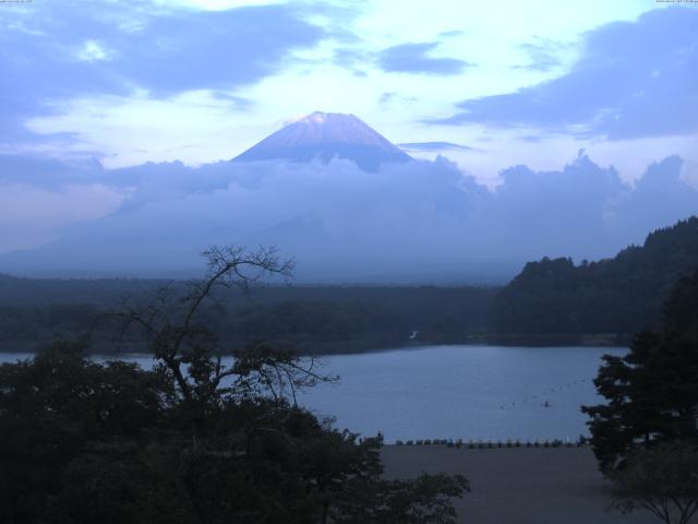 精進湖からの富士山