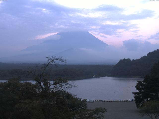 精進湖からの富士山