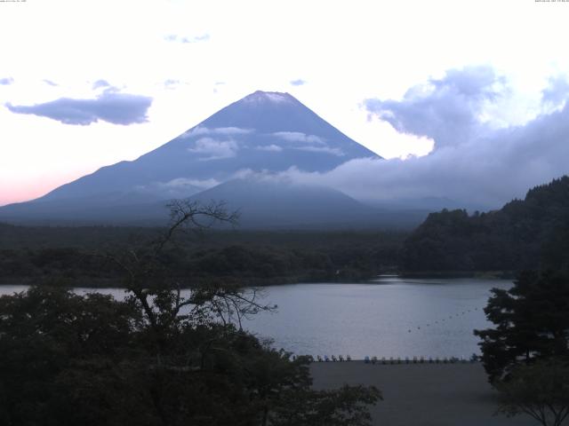 精進湖からの富士山