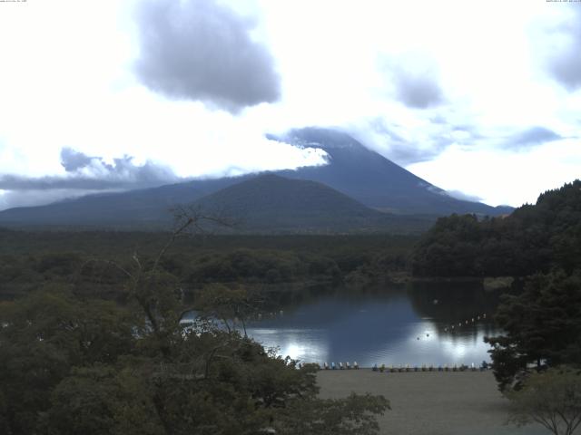 精進湖からの富士山