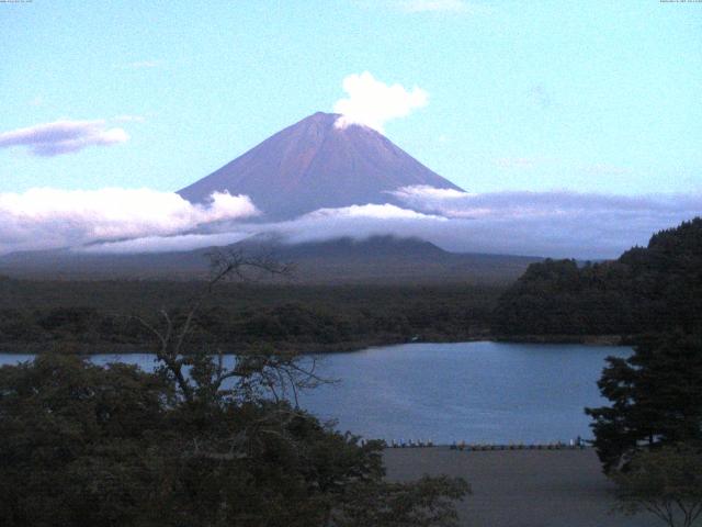 精進湖からの富士山