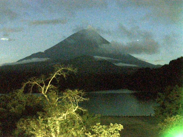 精進湖からの富士山