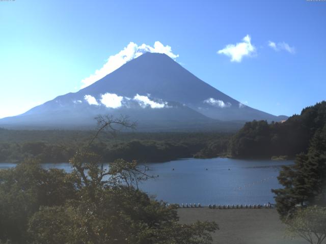 精進湖からの富士山