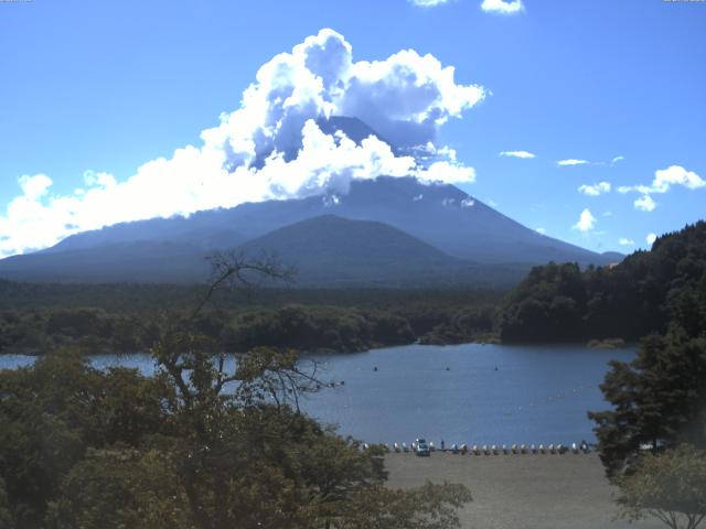 精進湖からの富士山