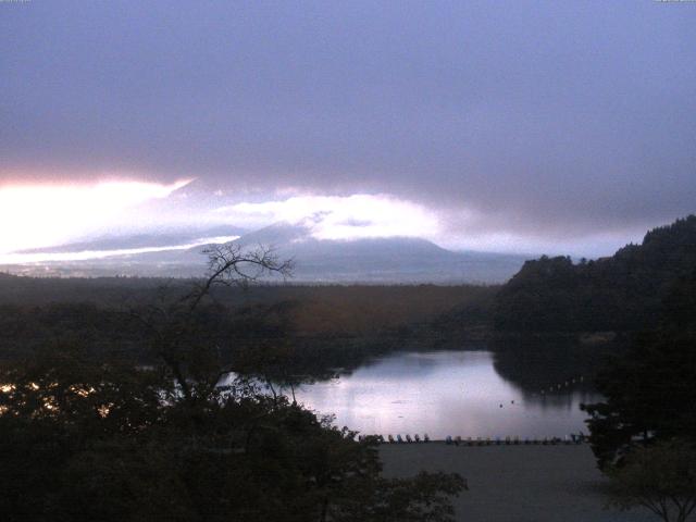 精進湖からの富士山