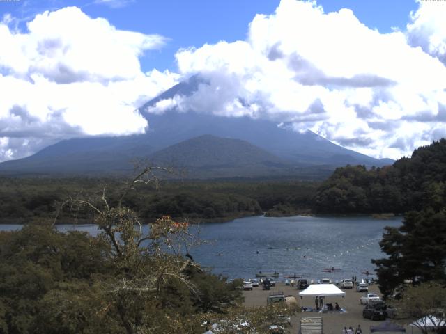 精進湖からの富士山