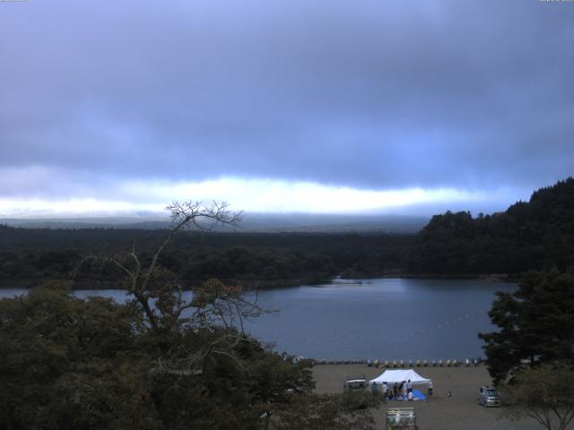 精進湖からの富士山