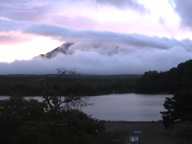 精進湖からの富士山