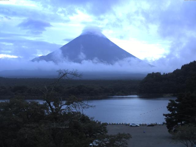 精進湖からの富士山