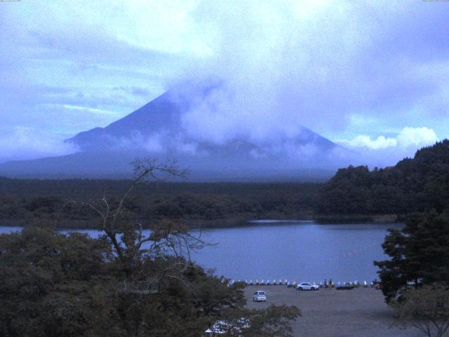 精進湖からの富士山