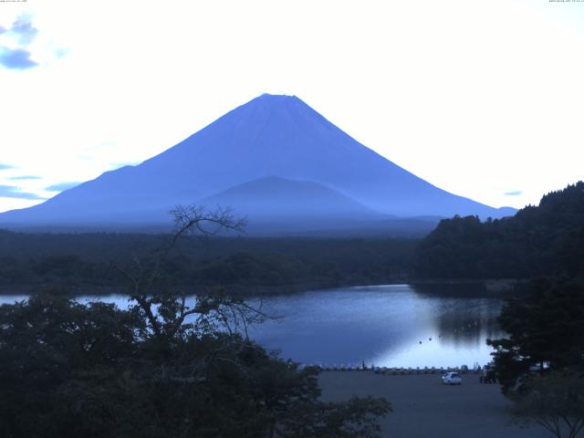 精進湖からの富士山